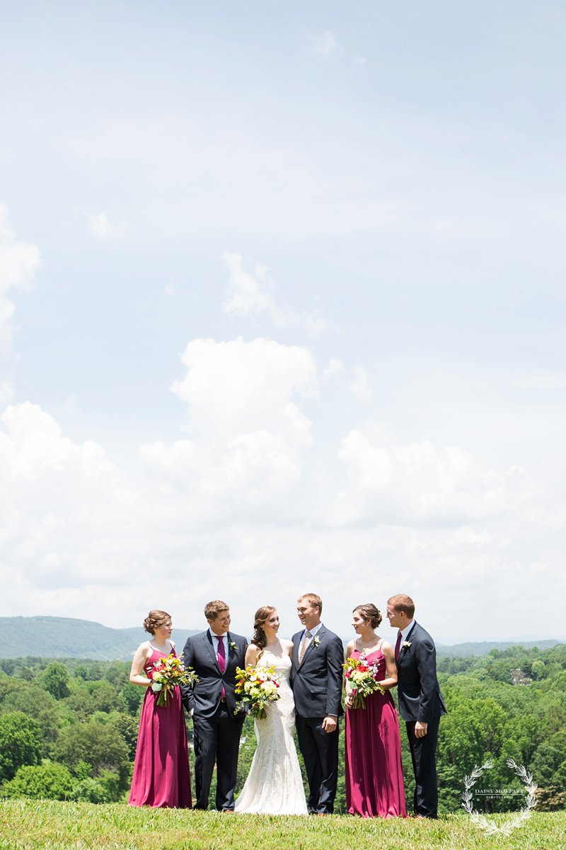 This urban lawn wedding featuring Chattanooga photographer Daisy Moffatt Photography and Chattanooga florist Humphrey's was a gorgeous combo of candid and relaxed moments.