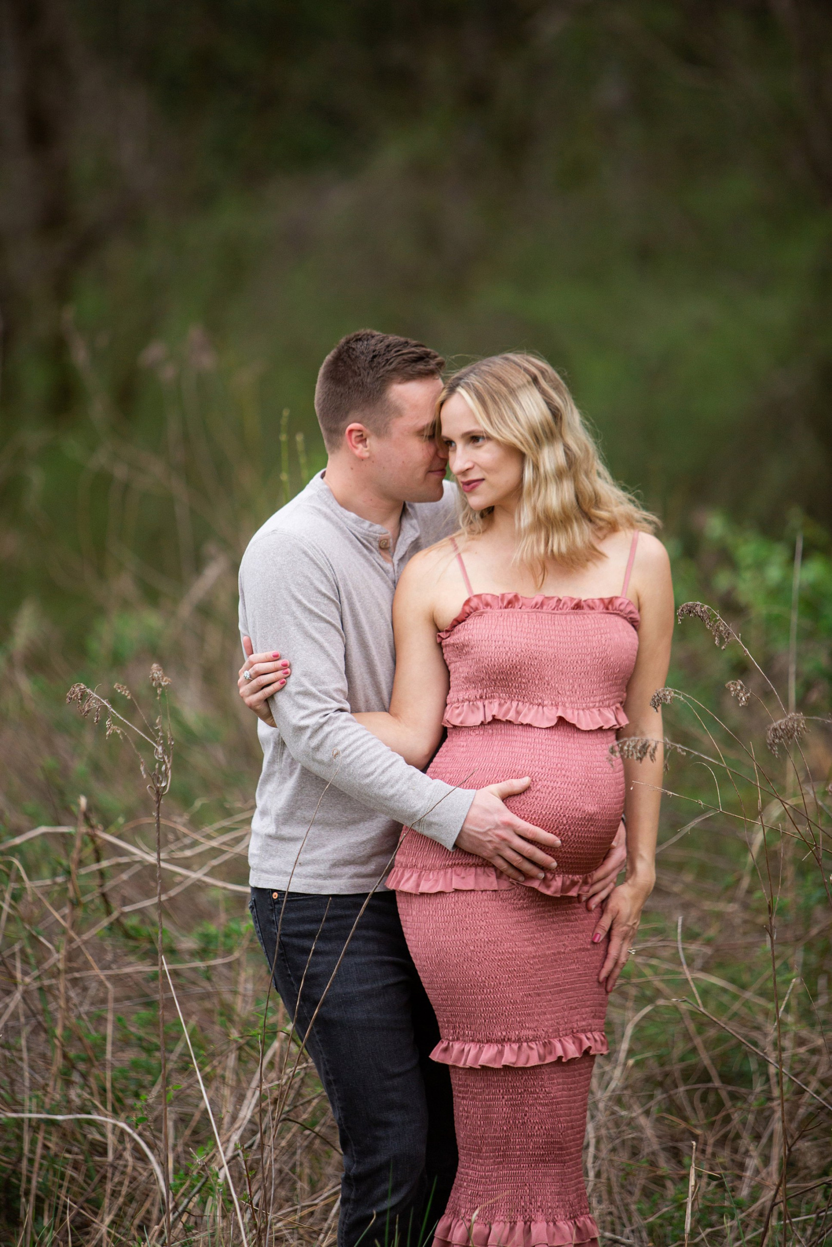 chattanooga photographer for chattanooga maternity session at Greenway Farms.