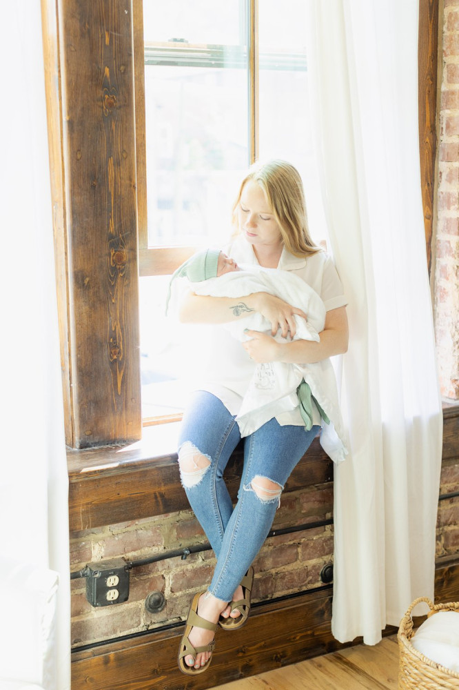 natural light newborn photography in downtown chattanooga with baby girl