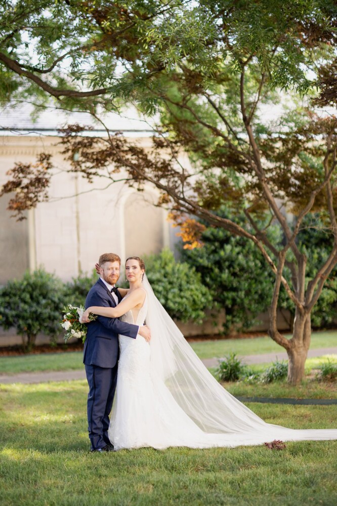 Chattanooga Westin wedding with lace gown from ever after bridal and chattanooga photographer Daisy Moffatt photography 