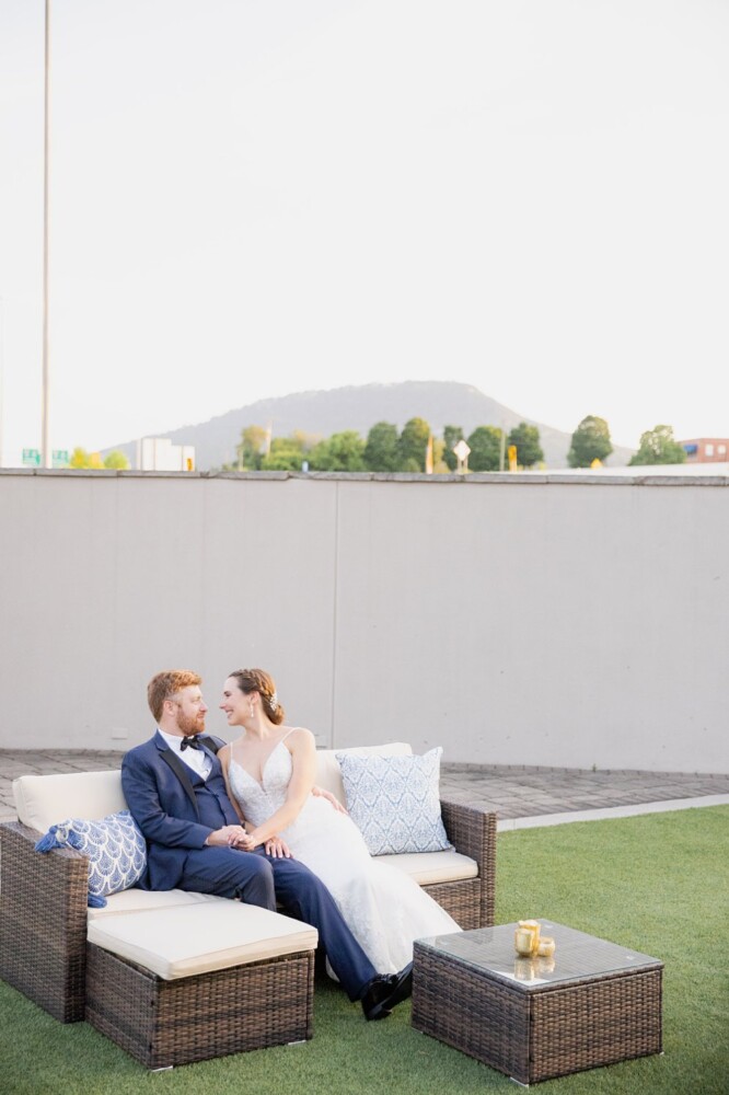 Chattanooga Westin wedding with lace gown from ever after bridal and chattanooga photographer Daisy Moffatt photography 