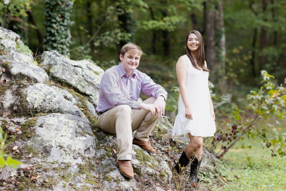 Fall time Signal Mountain engagements by Chattanooga photographer Daisy Moffatt