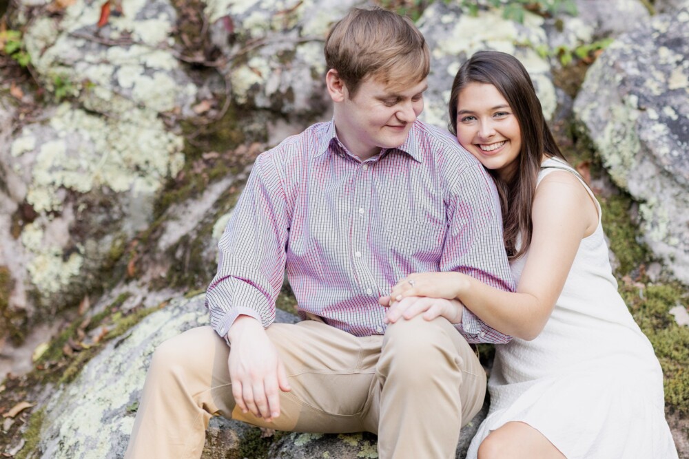 Fall time Signal Mountain engagements by Chattanooga photographer Daisy Moffatt