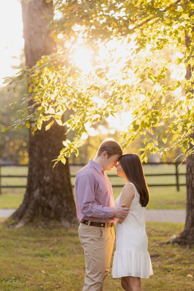 Fall time Signal Mountain engagements by Chattanooga photographer Daisy Moffatt