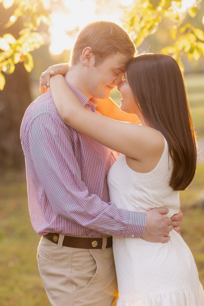 Fall time Signal Mountain engagements by Chattanooga photographer Daisy Moffatt